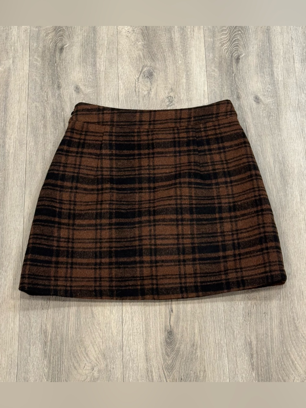 Guess Plaid Brown & Black Academia Fall A-line Mini Skirt - Picture 4 of 5